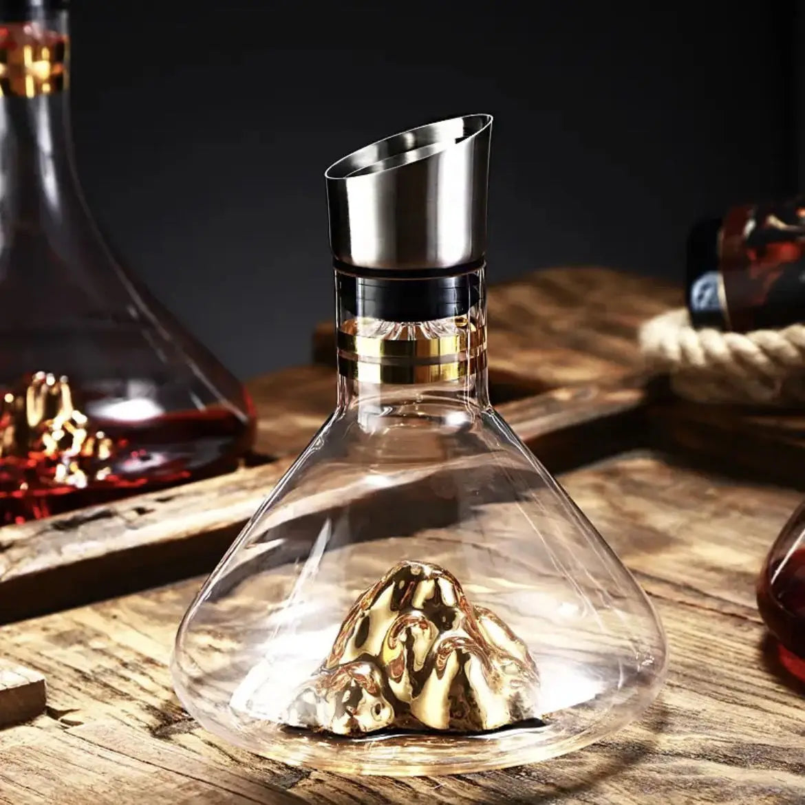 Handmade Crystal Whisky Decanter – Contemporary Home Bar Essential for Cocktail Shakers